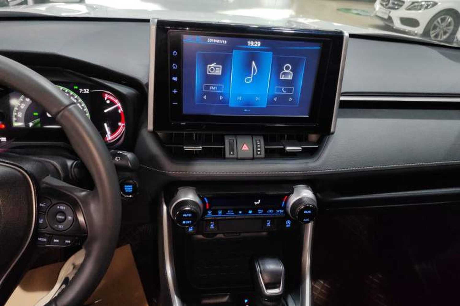 Used Toyota RAV4 2020 2.0L CVT Two-Wheel Drive Fashion PLUS Edition Audio And AC Panel