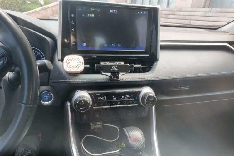 Used Toyota RAV4 2020 Dual-Engine 2.5L E-CVT 4x4 Elite PLUS Edition Audio And AC Panel
