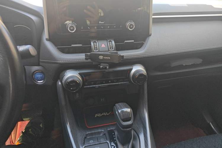 Used Toyota RAV4 2020 Dual-Engine 2.5L E-CVT Four-Wheel Drive Elite Edition Audio And AC Panel