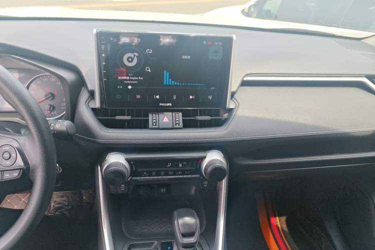 Used Toyota RAV4 2020 2.0L CVT Two-Wheel Drive Urban Edition Audio And AC Panel