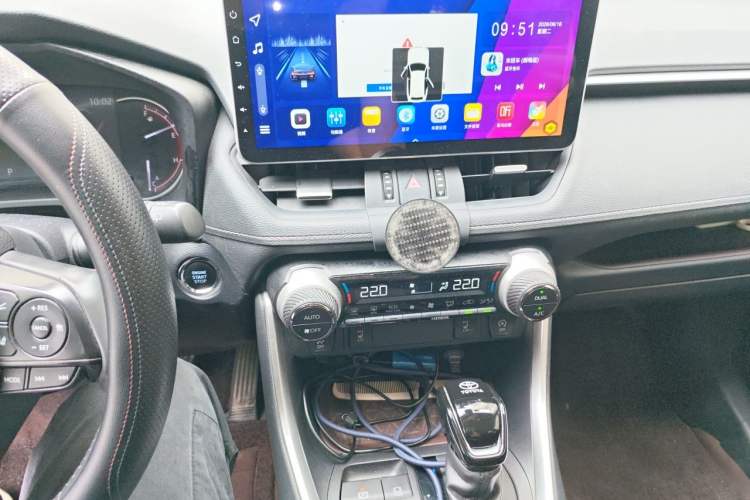 Used Toyota RAV4 2020 2.0L CVT Four-Wheel Drive Prestige Edition Audio And AC Panel
