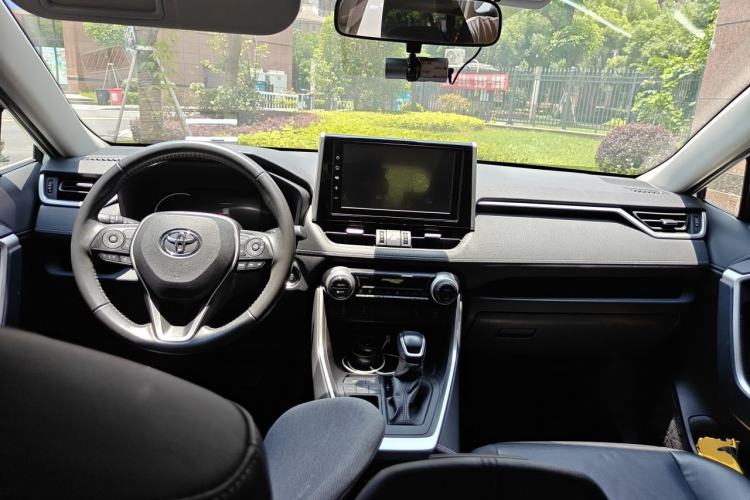 Used Toyota RAV4 2020 2.0L CVT Two-Wheel Drive Fashion PLUS Edition Center Console