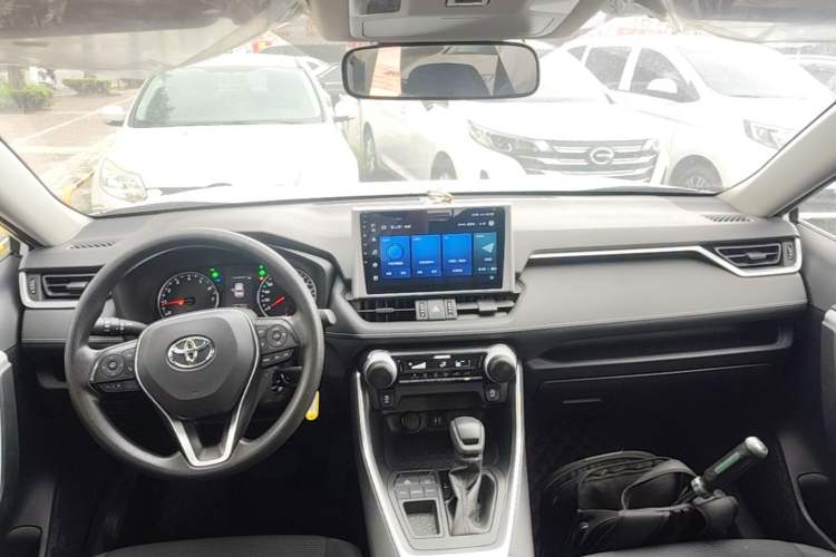 Used Toyota RAV4 2020 2.0L CVT Two-Wheel Drive Urban Edition Center Console