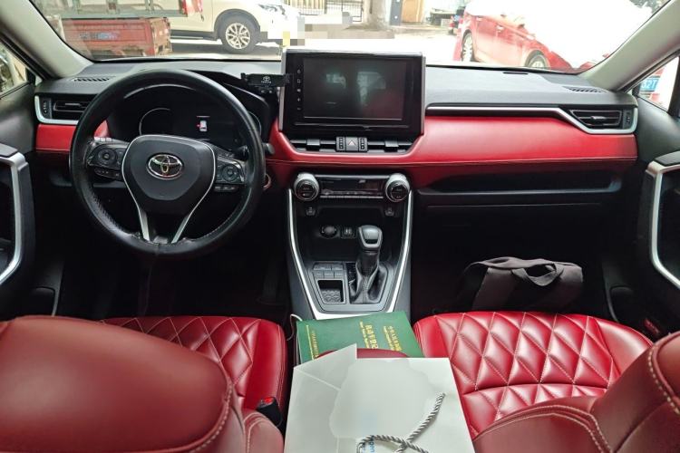 Used Toyota RAV4 2020 2.0L CVT Two-Wheel Drive Fashion Edition Center Console