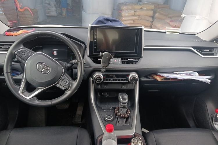 Used Toyota RAV4 2020 Dual-Engine 2.5L E-CVT 4x4 Elite PLUS Edition Center Console