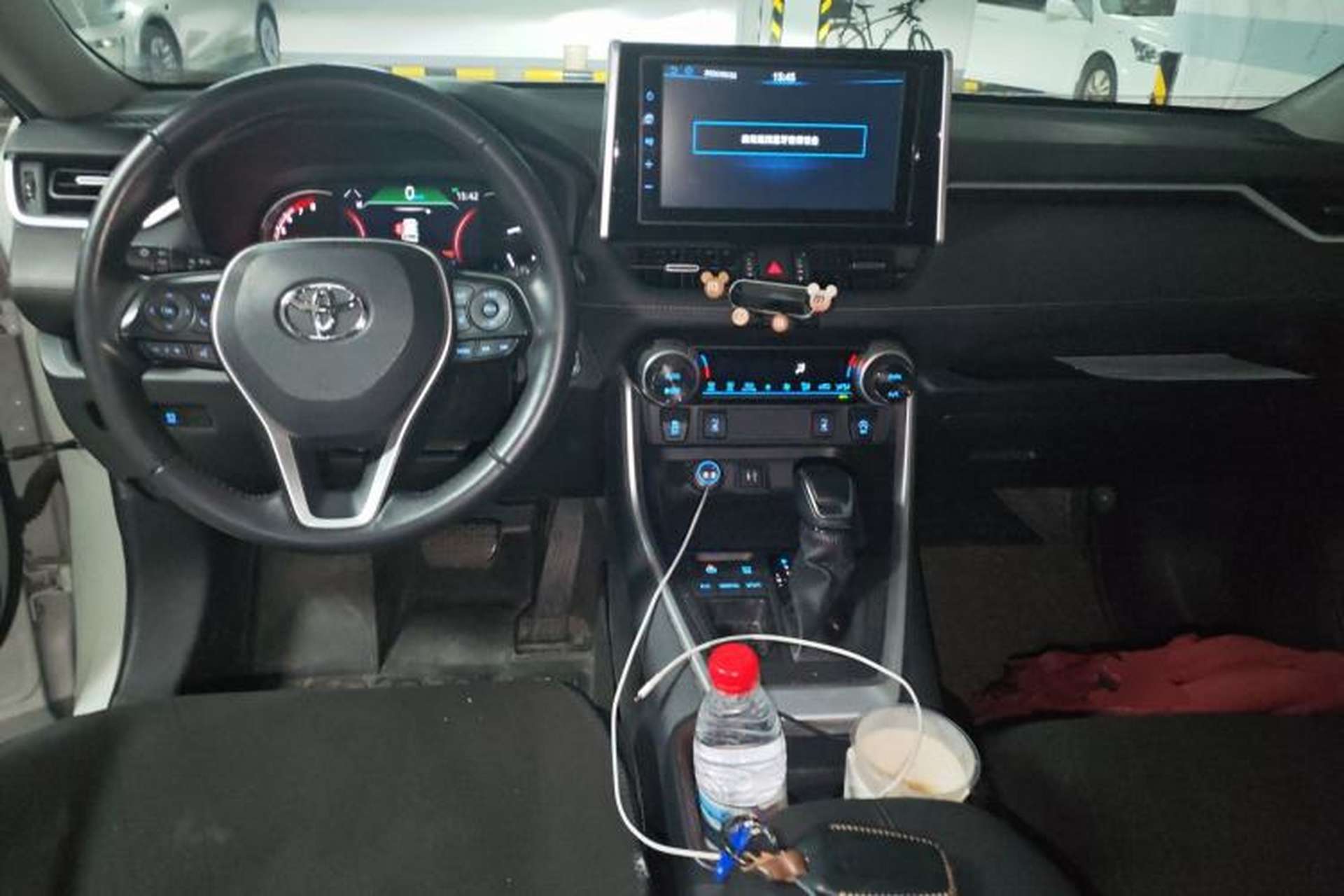Used Toyota RAV4 2020 2.0L CVT Two-Wheel Drive Fashion PLUS Edition Center Console