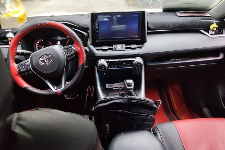 Used Toyota RAV4 2020 2.0L CVT Two-Wheel Drive Fashion Edition Center Console