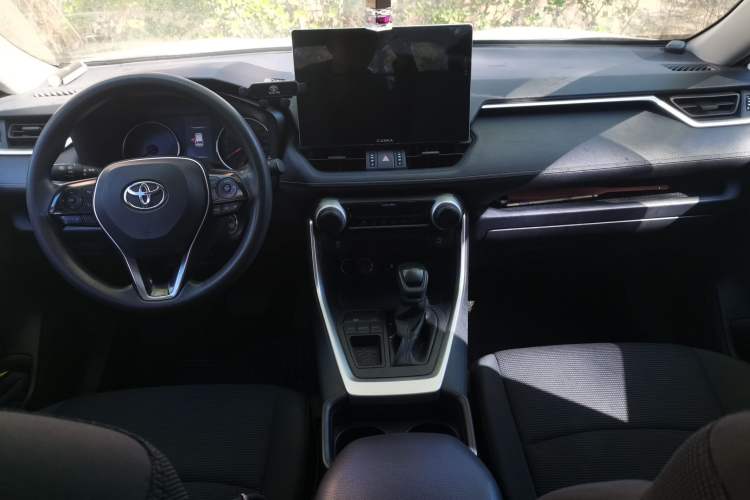 Used Toyota RAV4 2020 2.0L CVT Two-Wheel Drive Urban Edition Center Console