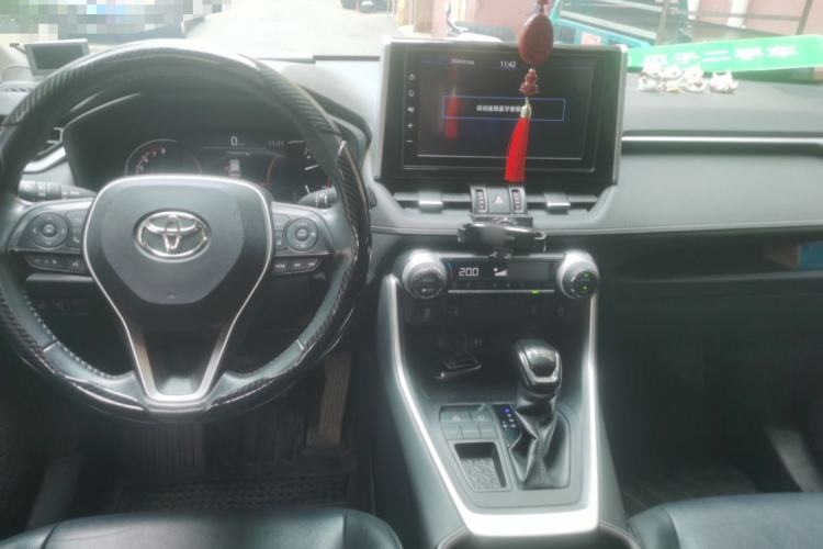 Used Toyota RAV4 2020 2.0L CVT Two-Wheel Drive Fashion PLUS Edition Center Console