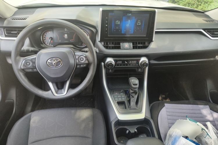 Used Toyota RAV4 2020 2.0L CVT 4x4 Trend Edition Center Console