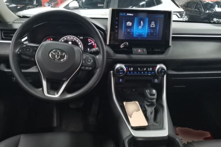 Used Toyota RAV4 2020 2.0L CVT Two-Wheel Drive Fashion Edition Center Console