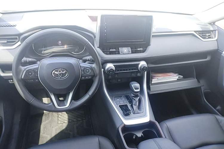 Used Toyota RAV4 2020 2.0L CVT Two-Wheel Drive Fashion PLUS Edition Center Console