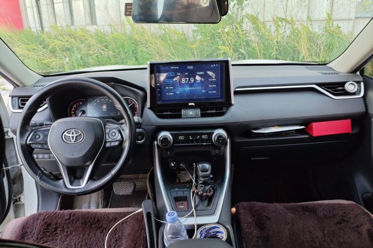 Used Toyota RAV4 2020 2.0L CVT Two-Wheel Drive Fashion Edition Center Console