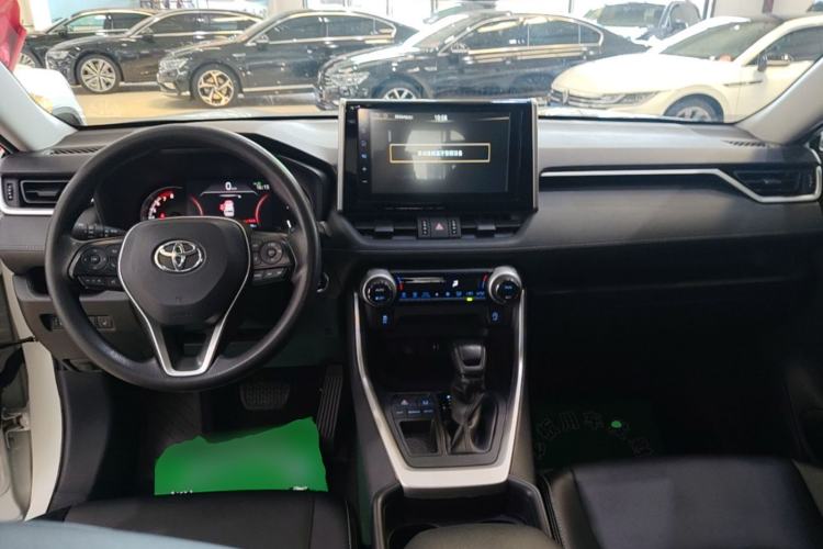Used Toyota RAV4 2020 2.0L CVT Two-Wheel Drive Fashion Edition Center Console