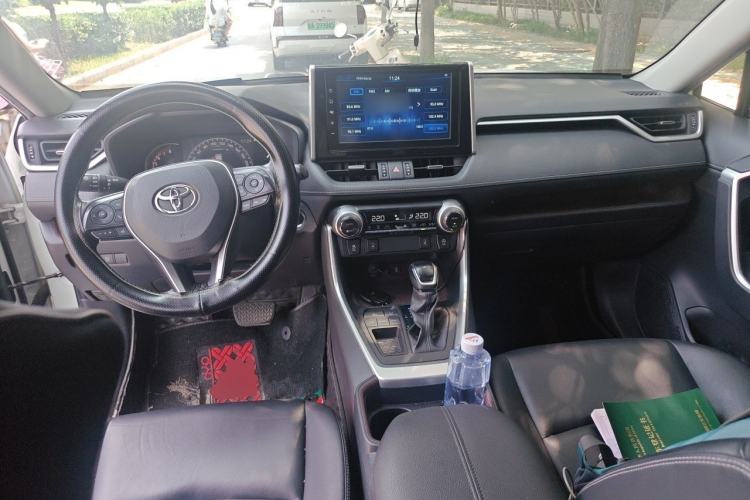 Used Toyota RAV4 2020 2.0L CVT Two-Wheel Drive Prestige Edition Center Console