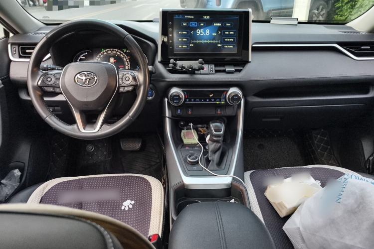 Used Toyota RAV4 2020 Dual-Engine 2.5L E-CVT 4x4 Elite PLUS Edition Center Console
