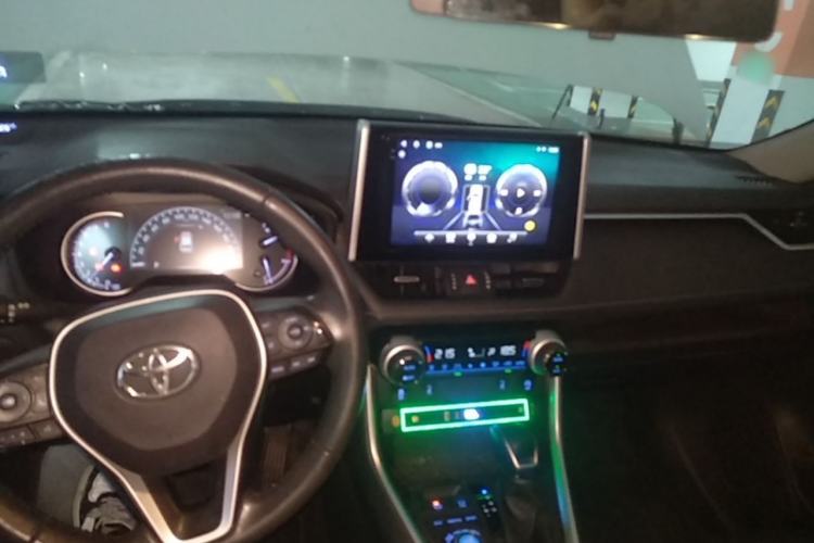 Used Toyota RAV4 2020 2.0L CVT Four-Wheel Drive Prestige Edition Center Console