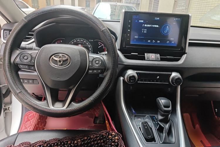 Used Toyota RAV4 2020 2.0L CVT Two-Wheel Drive Fashion Edition Center Console