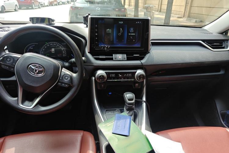 Used Toyota RAV4 2020 Dual-Engine 2.5L E-CVT Four-Wheel Drive Elite Edition Center Console