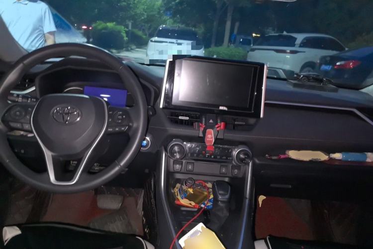 Used Toyota RAV4 2020 2.0L CVT Two-Wheel Drive Fashion PLUS Edition Center Console