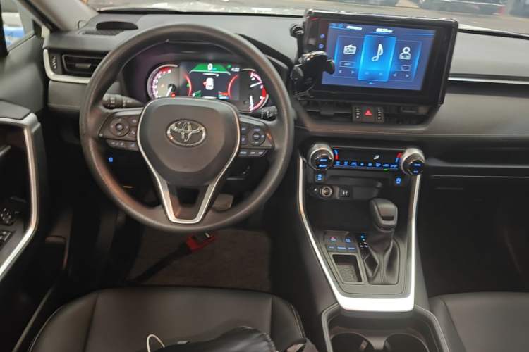 Used Toyota RAV4 2020 2.0L CVT Two-Wheel Drive Fashion Edition Center Console