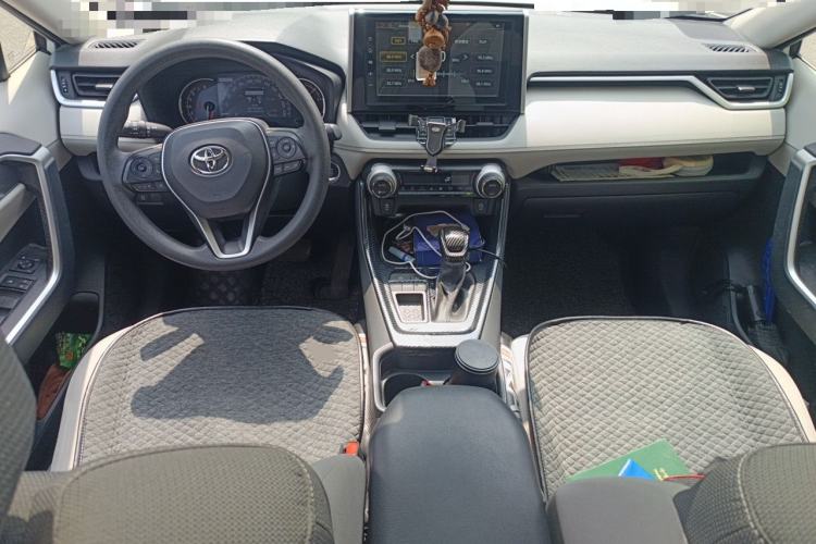 Used Toyota RAV4 2020 2.0L CVT Two-Wheel Drive Fashion Edition Center Console