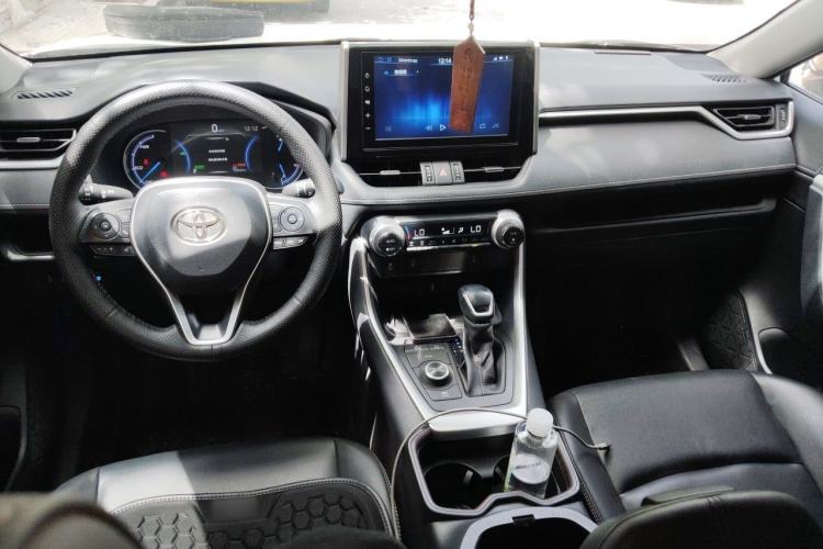 Used Toyota RAV4 2020 Dual-Engine 2.5L E-CVT 4x4 Elite PLUS Edition Center Console