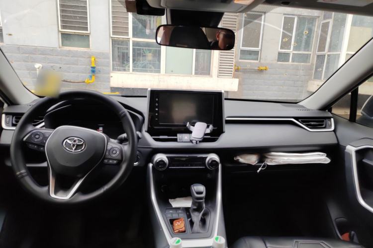 Used Toyota RAV4 2020 2.0L CVT Two-Wheel Drive Fashion Edition Center Console