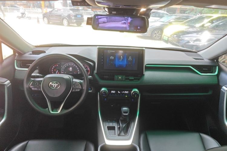 Used Toyota RAV4 2020 2.0L CVT Two-Wheel Drive Fashion Edition Center Console