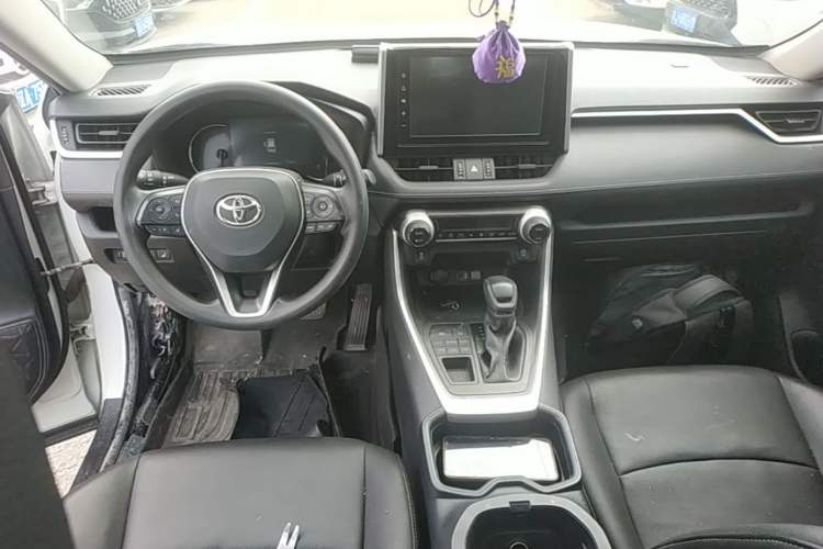 Used Toyota RAV4 2020 2.0L CVT 4x4 Trend Edition Center Console