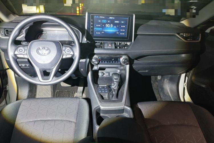 Used Toyota RAV4 2020 2.0L CVT 4x4 Trend Edition Center Console