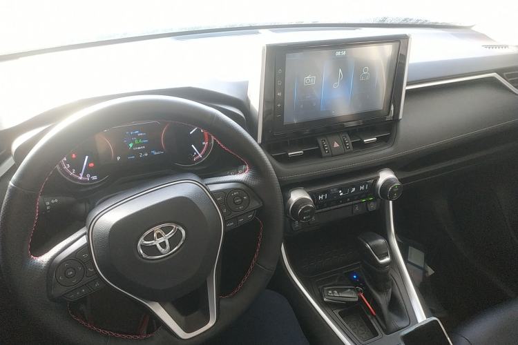 Used Toyota RAV4 2020 2.0L CVT Two-Wheel Drive Fashion PLUS Edition Center Console