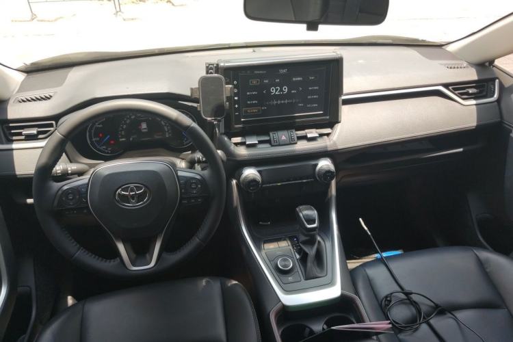 Used Toyota RAV4 2020 Dual-Engine 2.5L E-CVT Four-Wheel Drive Elite Edition Center Console