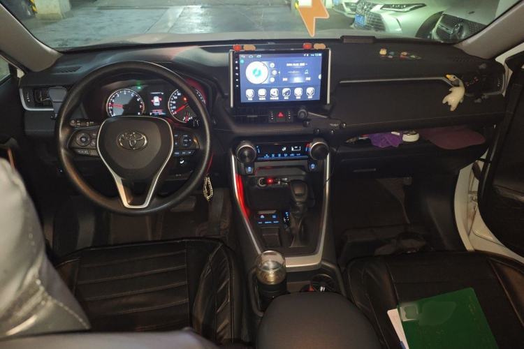 Used Toyota RAV4 2020 2.0L CVT Two-Wheel Drive Urban Edition Center Console