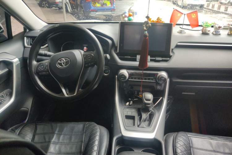 Used Toyota RAV4 2020 2.0L CVT Two-Wheel Drive Urban Edition Center Console