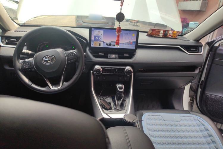 Used Toyota RAV4 2020 2.0L CVT Two-Wheel Drive Prestige Edition Center Console