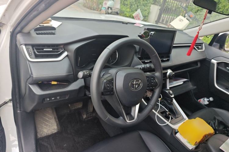 Used Toyota RAV4 2020 2.0L CVT Two-Wheel Drive Fashion PLUS Edition Center Console