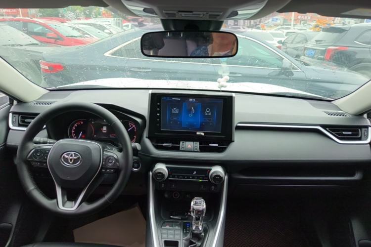 Used Toyota RAV4 2020 2.0L CVT 4x4 Style PLUS Edition Center Console