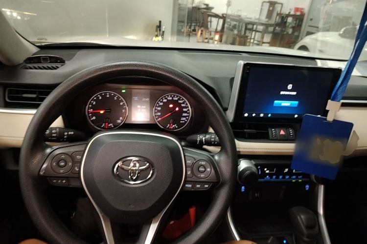 Used Toyota RAV4 2020 2.0L CVT Two-Wheel Drive Urban Edition Center Console