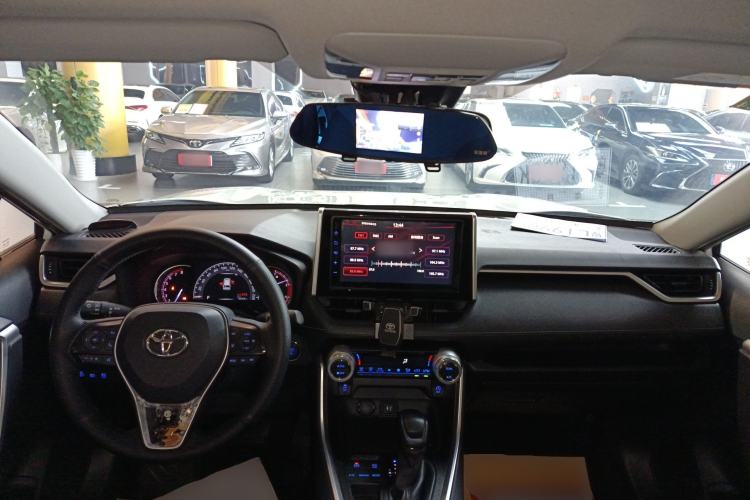 Used Toyota RAV4 2020 2.0L CVT Two-Wheel Drive Fashion Edition Center Console