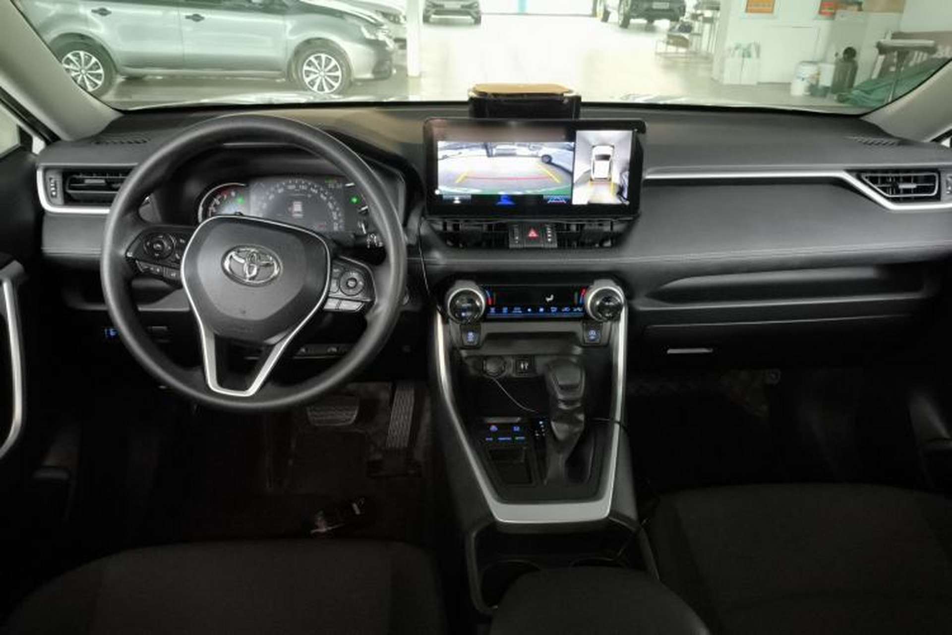 Used Toyota RAV4 2020 2.0L CVT Two-Wheel Drive Fashion Edition Center Console