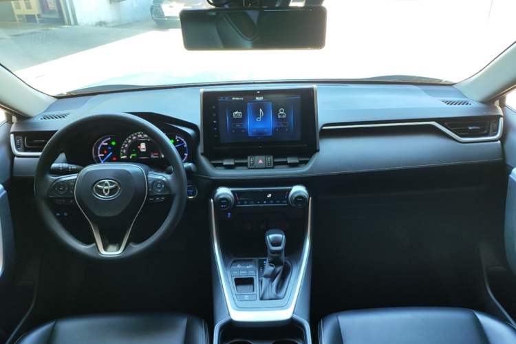 Used Toyota RAV4 2020 Dual-Engine 2.5L E-CVT Two-Wheel Drive Elite Edition Center Console
