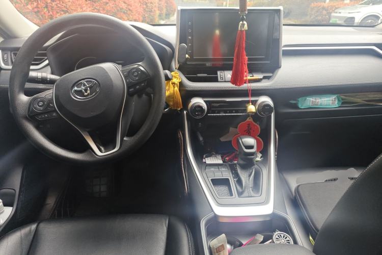 Used Toyota RAV4 2020 2.0L CVT Two-Wheel Drive Fashion Edition Center Console