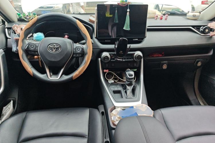 Used Toyota RAV4 2020 2.0L CVT Two-Wheel Drive Prestige Edition Center Console