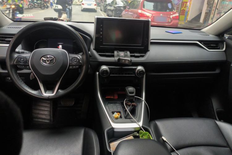Used Toyota RAV4 2020 2.0L CVT 4x4 Trend Edition Center Console
