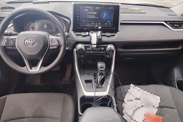 Used Toyota RAV4 2020 2.0L CVT Two-Wheel Drive Fashion Edition Center Console