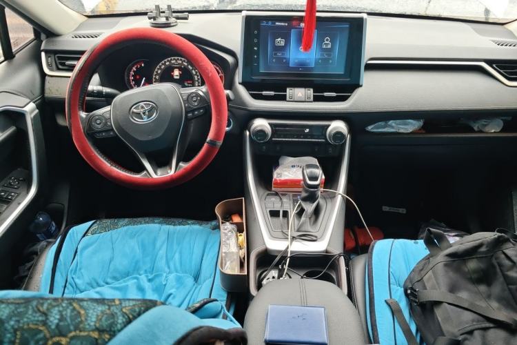 Used Toyota RAV4 2020 2.0L CVT Two-Wheel Drive Prestige Edition Center Console