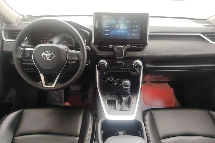 Used Toyota RAV4 2020 2.0L CVT Two-Wheel Drive Fashion Edition Center Console