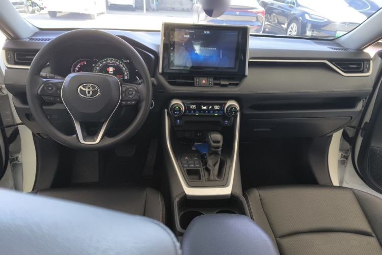 Used Toyota RAV4 2020 2.0L CVT 4x4 Trend Edition Center Console