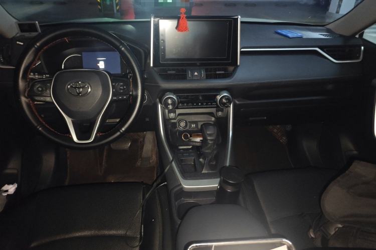 Used Toyota RAV4 2020 2.0L CVT Two-Wheel Drive Fashion Edition Center Console